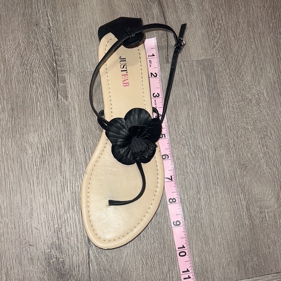 Black flower flat sandals size US 7.5 - Picture 8 of 11
